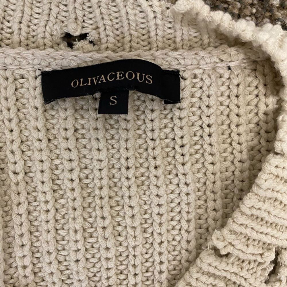 Distressed sweater - Picture 2 of 3